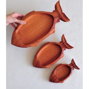Trío de pescados de madera