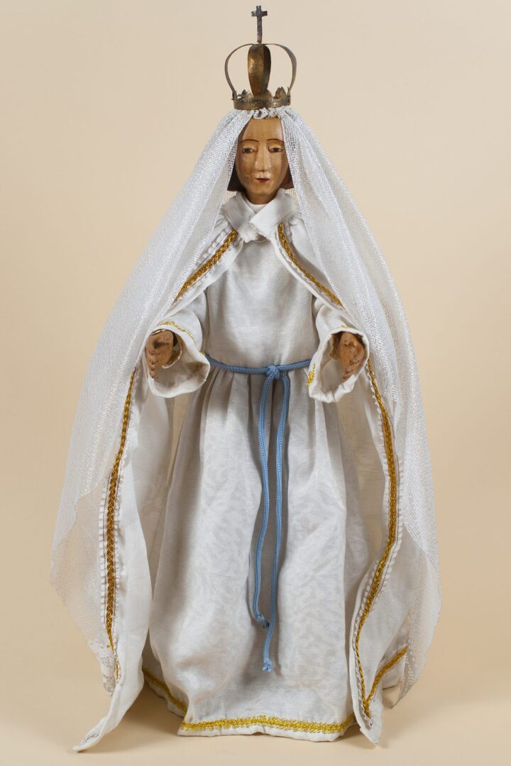 Virgen, santo de vestir