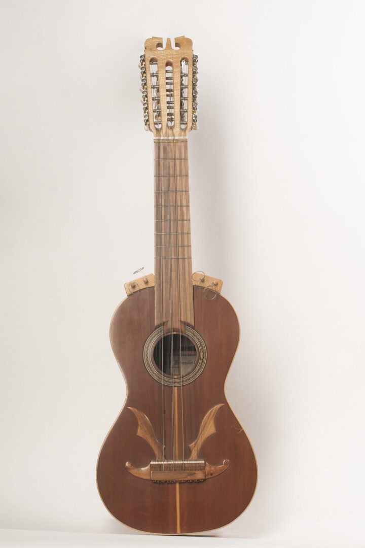 Guitarrón chileno 25 cuerdas