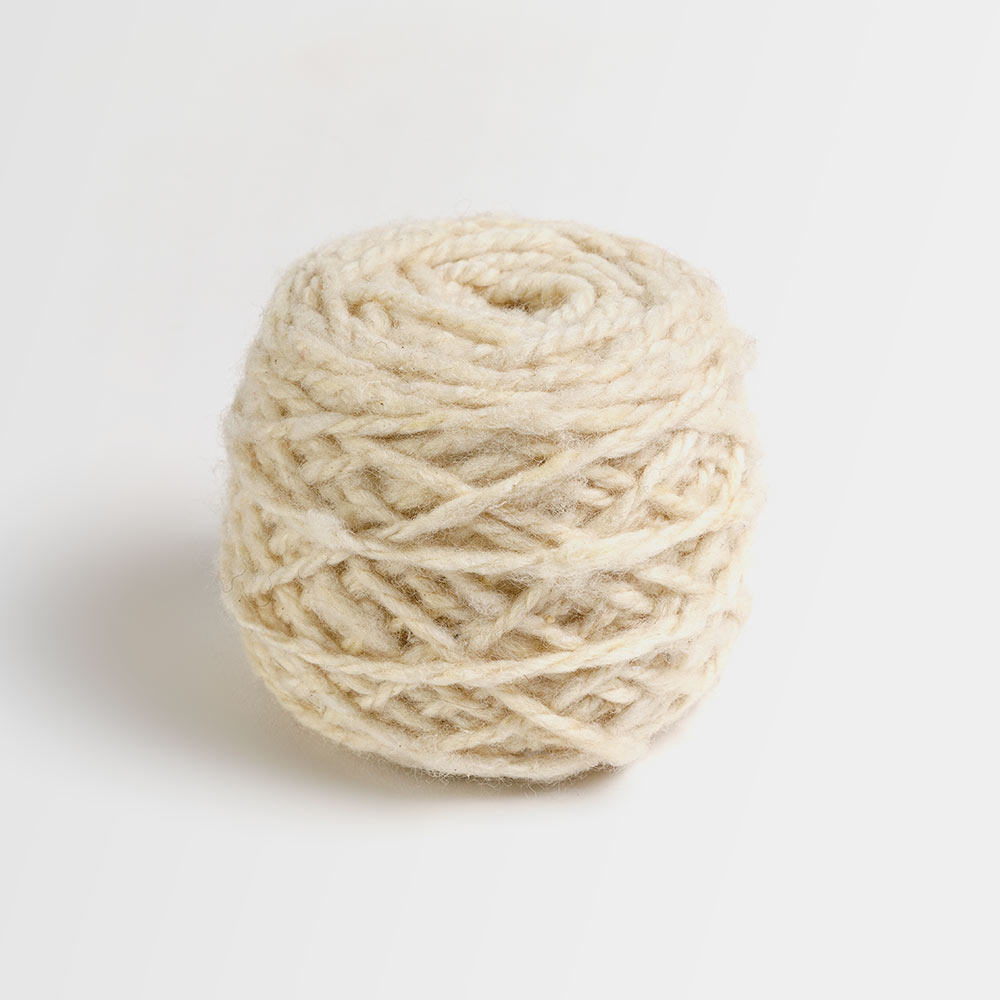 Ovillo de lana de oveja (dos hebras) - Artesanías de Chile