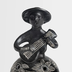 Guitarrera con Sombrero de cerámica de Quinchamalí: imagen 7